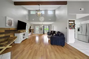 1728 E Lake Dr, Huntsville, TX 77340 - Photo 7