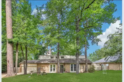 1728 E Lake Drive, Huntsville, TX 77340 - Photo 1