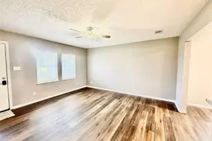 124 Bennett St, West Columbia, TX 77486 - Photo 9