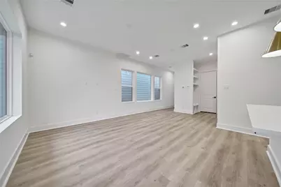 7705 Inwood Grove Lane, Houston, TX 77088 - Photo 9