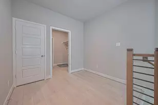 8933 Grovner Pl, Houston, TX 77055 - Photo 19