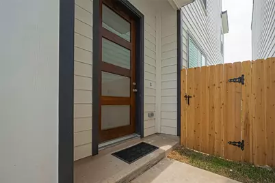 8933 Grovner Place, Houston, TX 77055 - Photo 5