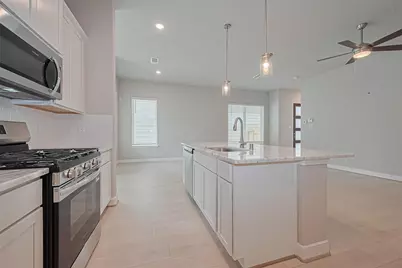 8933 Grovner Place, Houston, TX 77055 - Photo 13