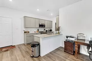 810 Stoney Pt Ln, Dayton, TX 77535 - Photo 5