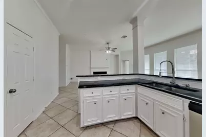2223 Ridgefield Park Lane, Richmond, TX 77469 - Photo 5