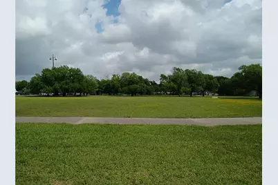 5617 Malmedy Road, Houston, TX 77033 - Photo 19