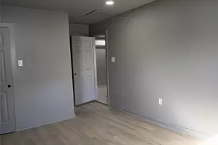 5617 Malmedy Rd, Houston, TX 77033 - Photo 7