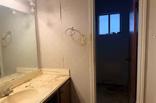 1538 Briarbank Dr, Sugar Land, TX 77498 - Photo 11