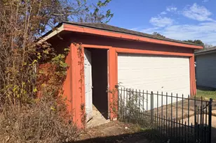 1538 Briarbank Dr, Sugar Land, TX 77498 - Photo 35