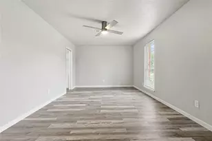 16438 Glenshannon Dr, Houston, TX 77059 - Photo 5