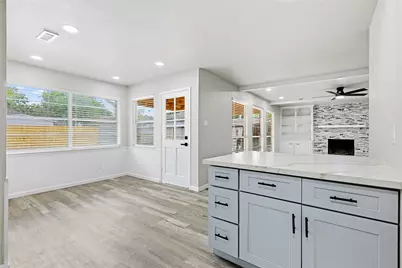 16438 Glenshannon Drive, Houston, TX 77059 - Photo 15