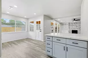 16438 Glenshannon Dr, Houston, TX 77059 - Photo 15