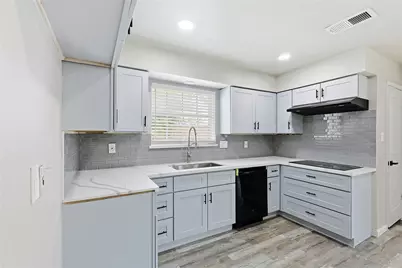 16438 Glenshannon Drive, Houston, TX 77059 - Photo 11