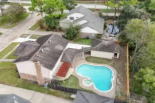 16438 Glenshannon Dr, Houston, TX 77059 - Photo 37