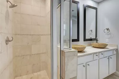 3245 Maxroy Street, Houston, TX 77008 - Photo 19