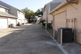 13840 Hollowgreen Dr, Houston, TX 77082 - Photo 5