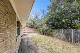 1026 Lobitt St, Alvin, TX 77511 - Photo 25