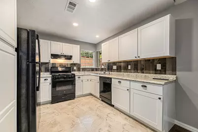 1026 Lobitt Street, Alvin, TX 77511 - Photo 11