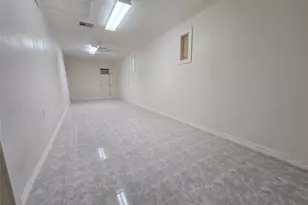 9621 Sweetwater Ln, Houston, TX 77037 - Photo 9