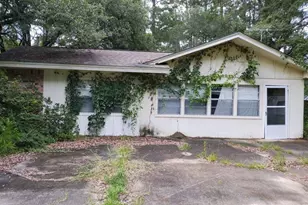 1806 S Elizabeth Ave, Kirbyville, TX 75956 - Photo 1