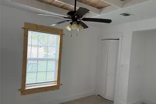 9210 E Ave O, Houston, TX 77012 - Photo 5