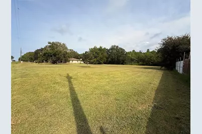 302 Channelview Drive, Anahuac, TX 77514 - Photo 33