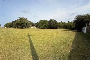 302 Channelview Dr, Anahuac, TX 77514 - Photo 33