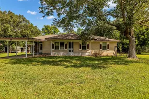 302 Channelview Dr, Anahuac, TX 77514 - Photo 1