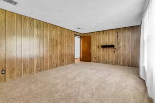 302 Channelview Dr, Anahuac, TX 77514 - Photo 9