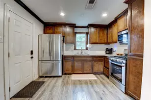 708 Gresham St, Baytown, TX 77520 - Photo 13