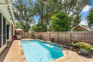 642 Avery Dr, Sugar Land, TX 77479 - Photo 35