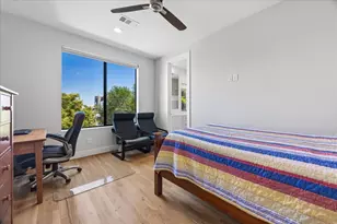 1311 Castle Ct, Houston, TX 77006 - Photo 23