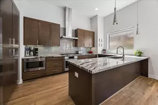 1311 Castle Ct, Houston, TX 77006 - Photo 3