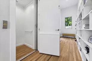 1311 Castle Ct, Houston, TX 77006 - Photo 7