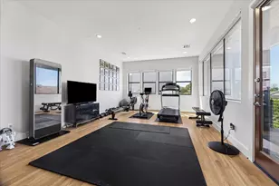 1311 Castle Ct, Houston, TX 77006 - Photo 21