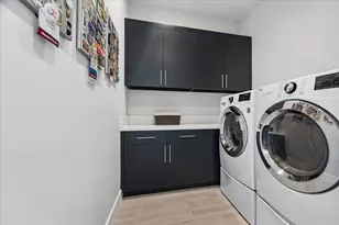 1311 Castle Ct, Houston, TX 77006 - Photo 27