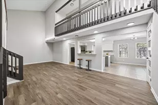 15754 Walkwood Dr, Houston, TX 77079 - Photo 9