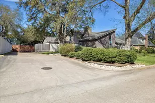 15754 Walkwood Dr, Houston, TX 77079 - Photo 7