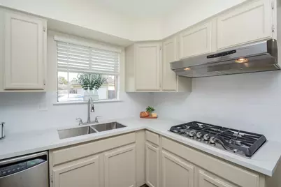 10427 Huntington Crest Drive, Houston, TX 77099 - Photo 17