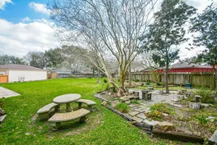 10427 Huntington Crest Dr, Houston, TX 77099 - Photo 19