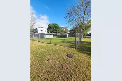 5709 Craig Street, Houston, TX 77023 - Photo 17