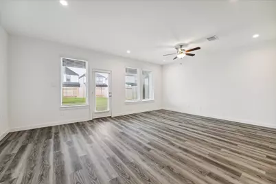 12322 Brandenburg Gate Drive, Houston, TX 77047 - Photo 11