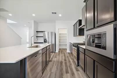 12322 Brandenburg Gate Drive, Houston, TX 77047 - Photo 9