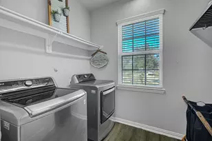 209 Mdw Rdg Wy, Clute, TX 77531 - Photo 19