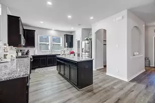 209 Mdw Rdg Wy, Clute, TX 77531 - Photo 9