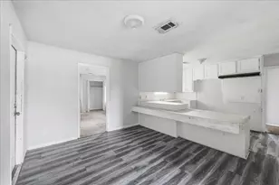 1732 Greenbriar Ave, Orange, TX 77632 - Photo 9
