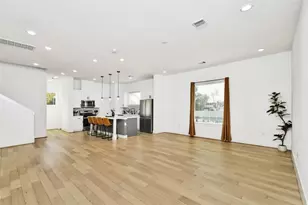 208 N York St, Houston, TX 77003 - Photo 13