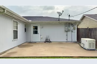 4665 Glen Oaks Circle, Beaumont, TX 77708 - Photo 19