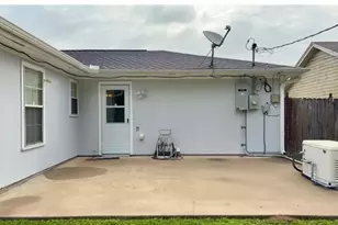 4665 Glen Oaks Cir, Beaumont, TX 77708 - Photo 19