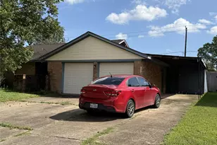 901 Regency Dr, Deer Park, TX 77536 - Photo 1